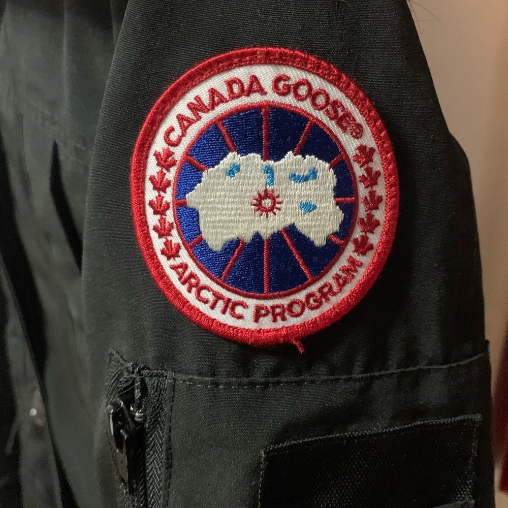 Canada Goose Montebello Parka - Picture 4 of 12